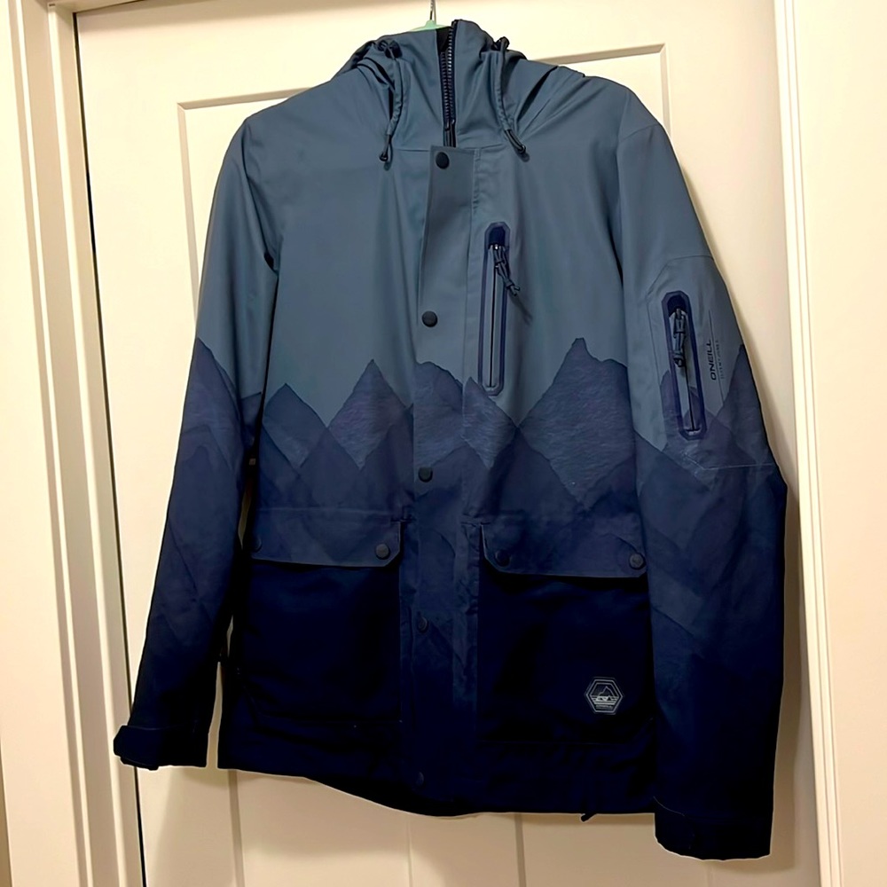 Ombré blue mountains O’Neil 2 layer winter shell. Size large.